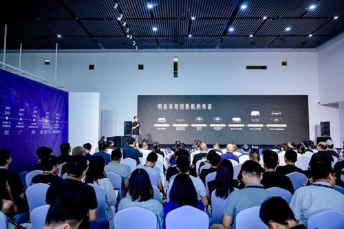 想要足不出戶就能看到銀河 明基新款旗艦級投影w6000l幫你實現(xiàn)